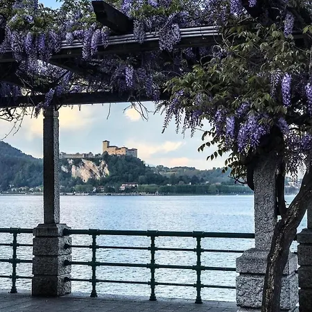 Arona Center - House Erre - Free Parking Appartement Dormelletto